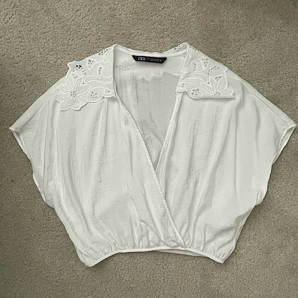 flowy cropped blouse - Zara